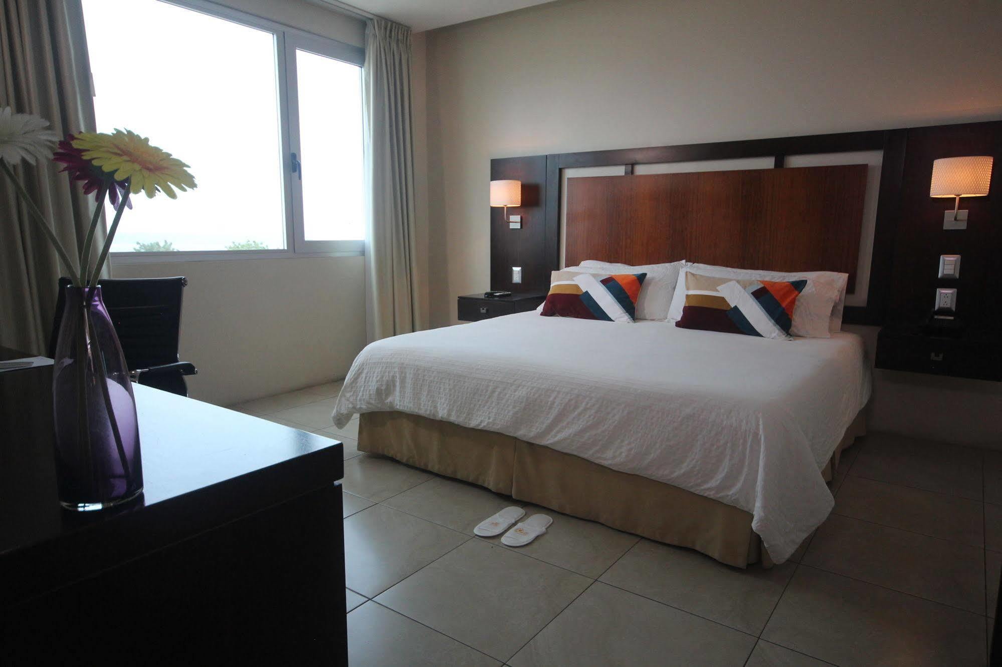 Hotel Perla Spondylus Manta Exterior foto